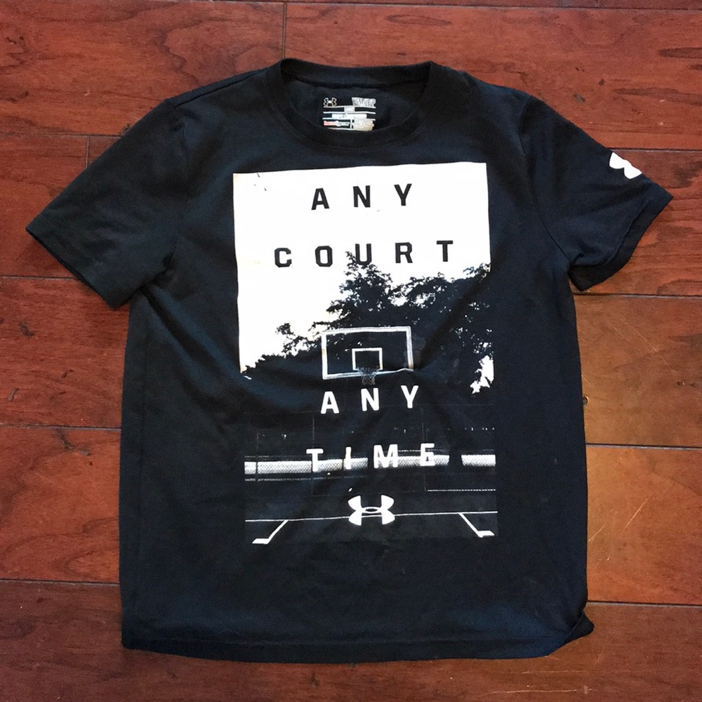 Boys Under Armour tee shirt